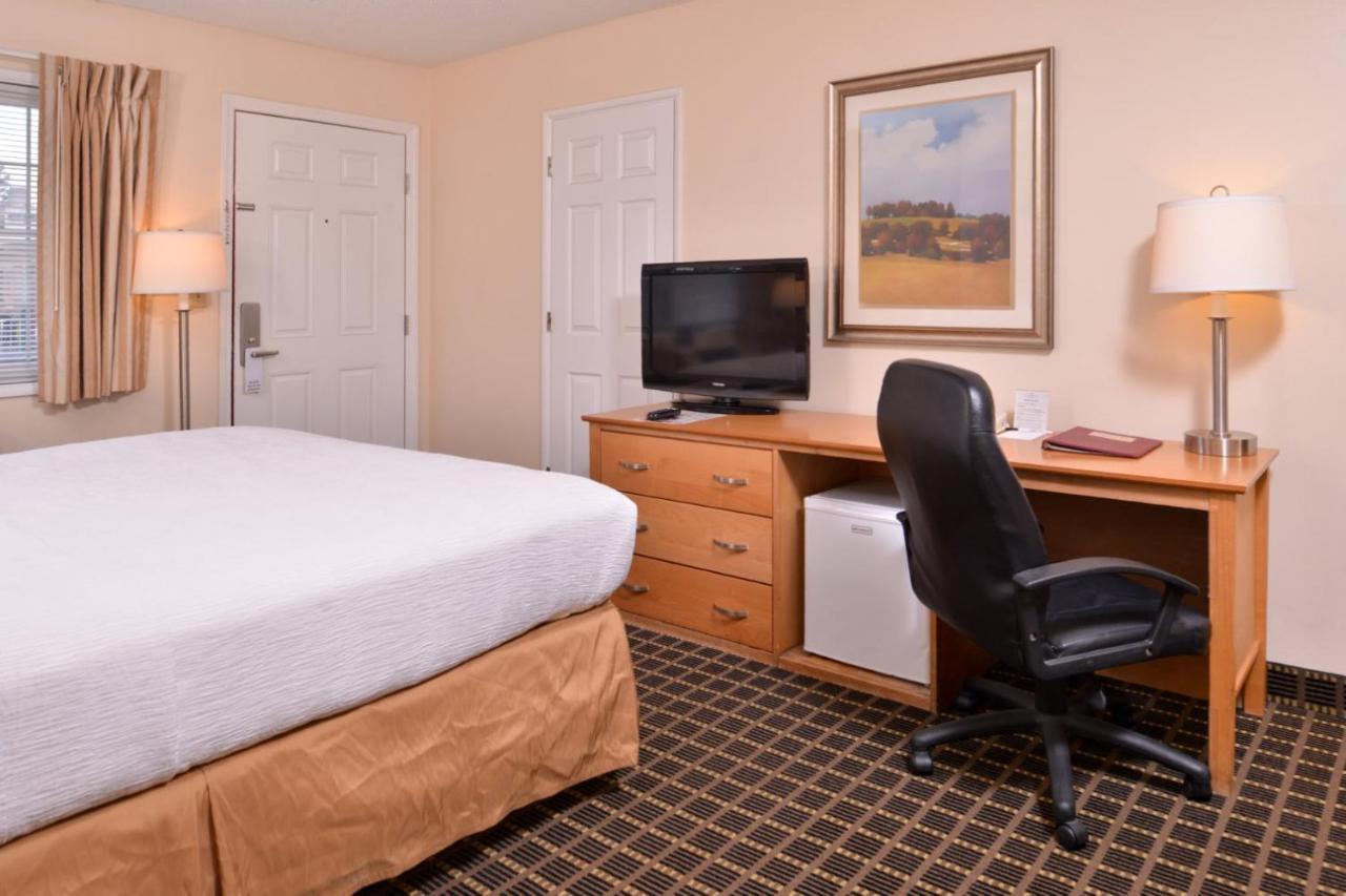Campus Inn&suites Downtown Motel